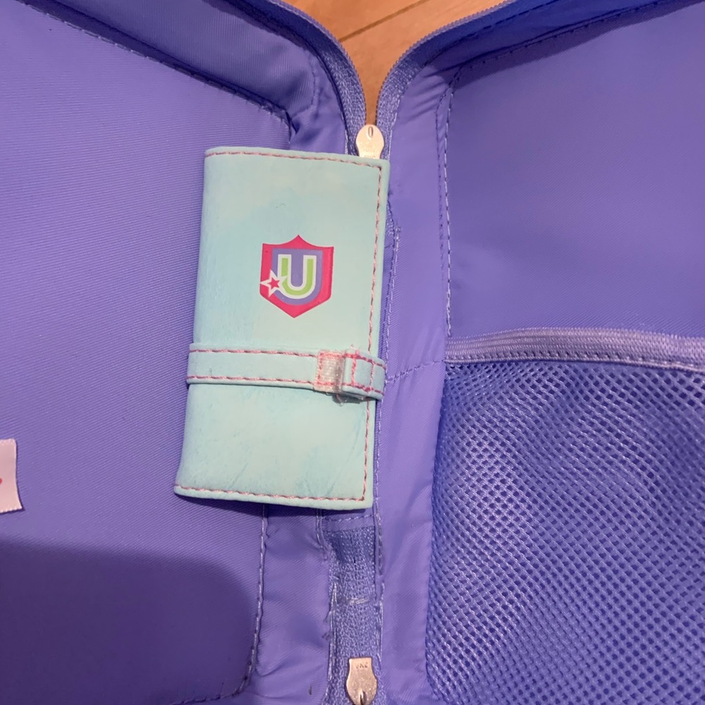 American Girl Luggage - like new. - Picture 4 of 5